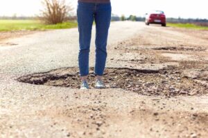 Risarcimento danni per caduta in strada